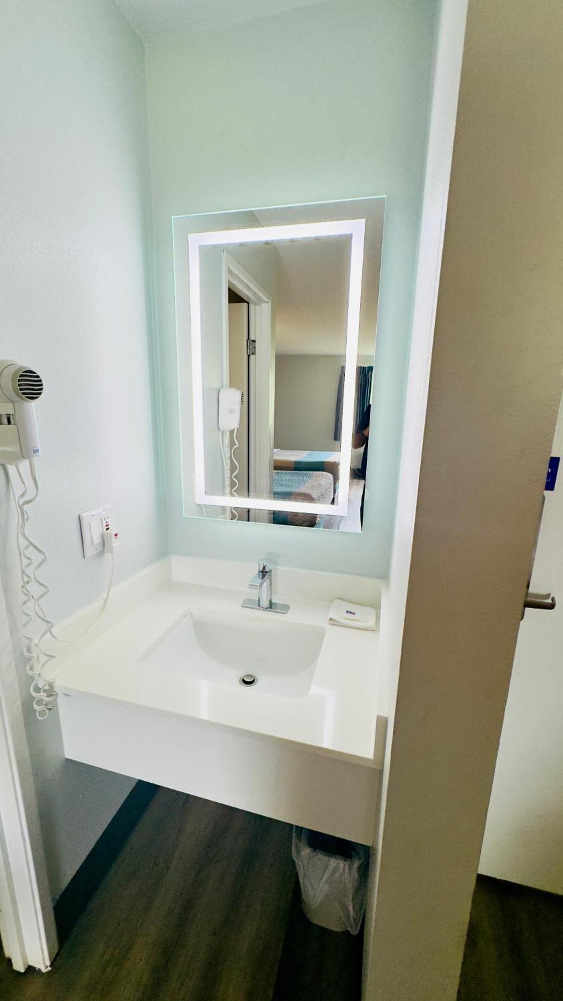 Motel 6 Mcgraw, Ny - Cortland Eksteriør billede